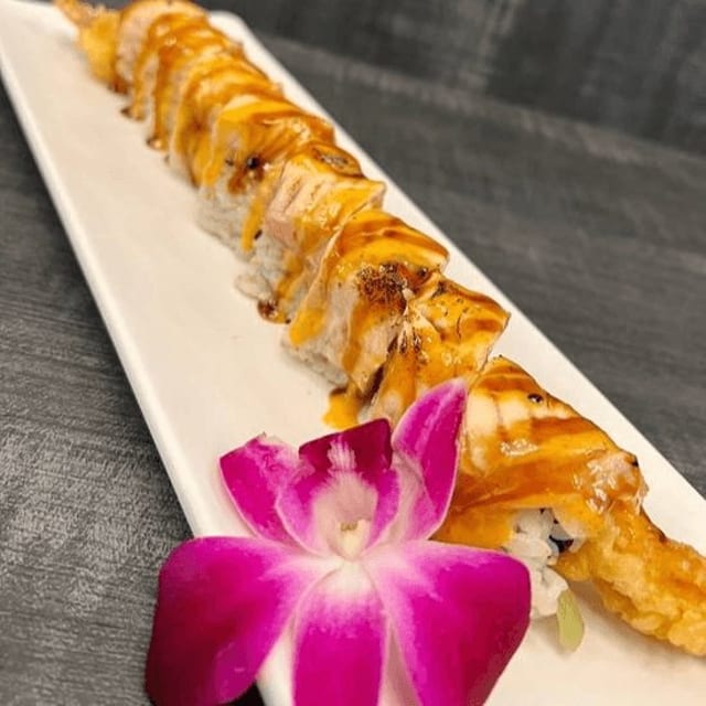 White Dragon Roll (8pc).